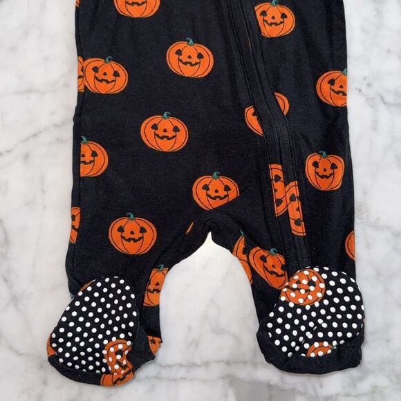 NWT ANGEL DEAR HALLOWEEN PUMPKIN FOOTIE - Picture 2 of 5